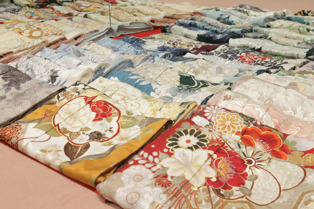 ふりそでMODEイオンモール福津店 - 成人式振袖フルセットレンタル - 前